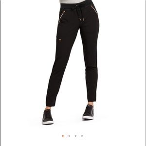 M Jogger scrub bottom